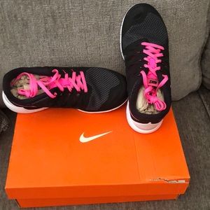 NWT Nike Free 5.0 shoes